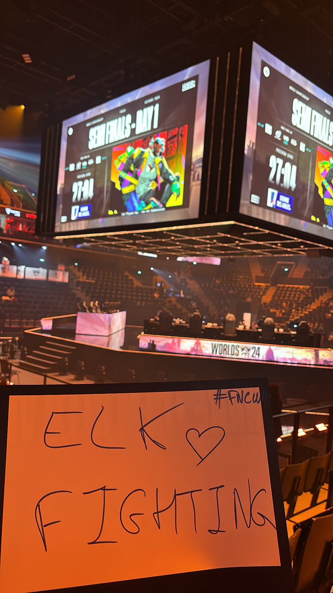 SynksLoL's tweet photo. C’EST TIPAR https://t.co/mykdOWZTOj