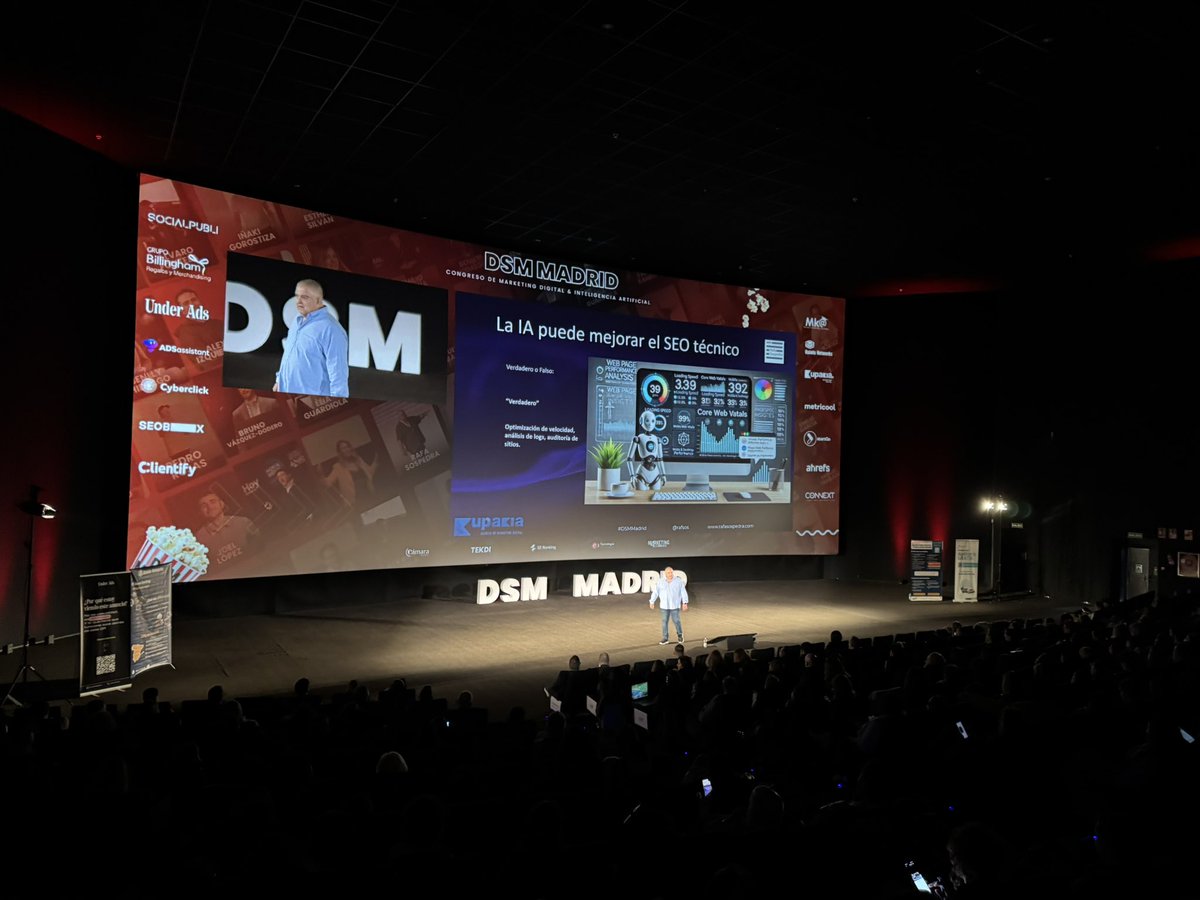 miguelfloro's tweet photo. En este momento mi hermano explicando mitos y verdades del #SEO y la IA #DSMMadrid https://t.co/YUvUKgp4W3