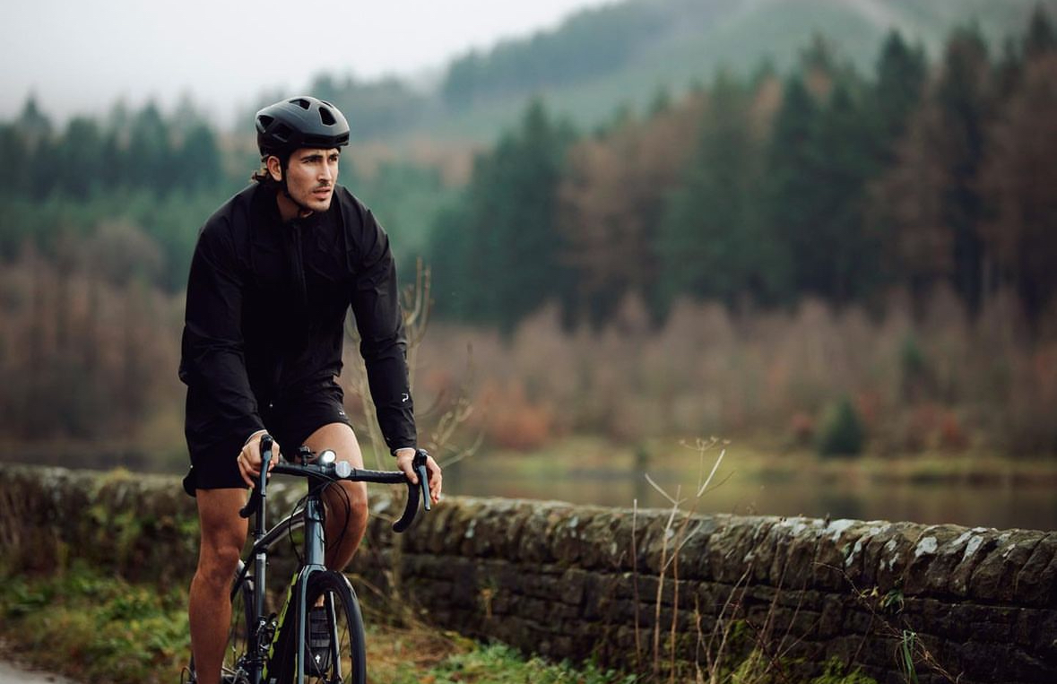 Both indoor and outdoor rides come with their distinct benefits: Outdoor cycling offer more intense workouts, demand greater power output and use more major muscle groups. Indoor spin, on the other hand, provides a controlled environment and a real community vibe.