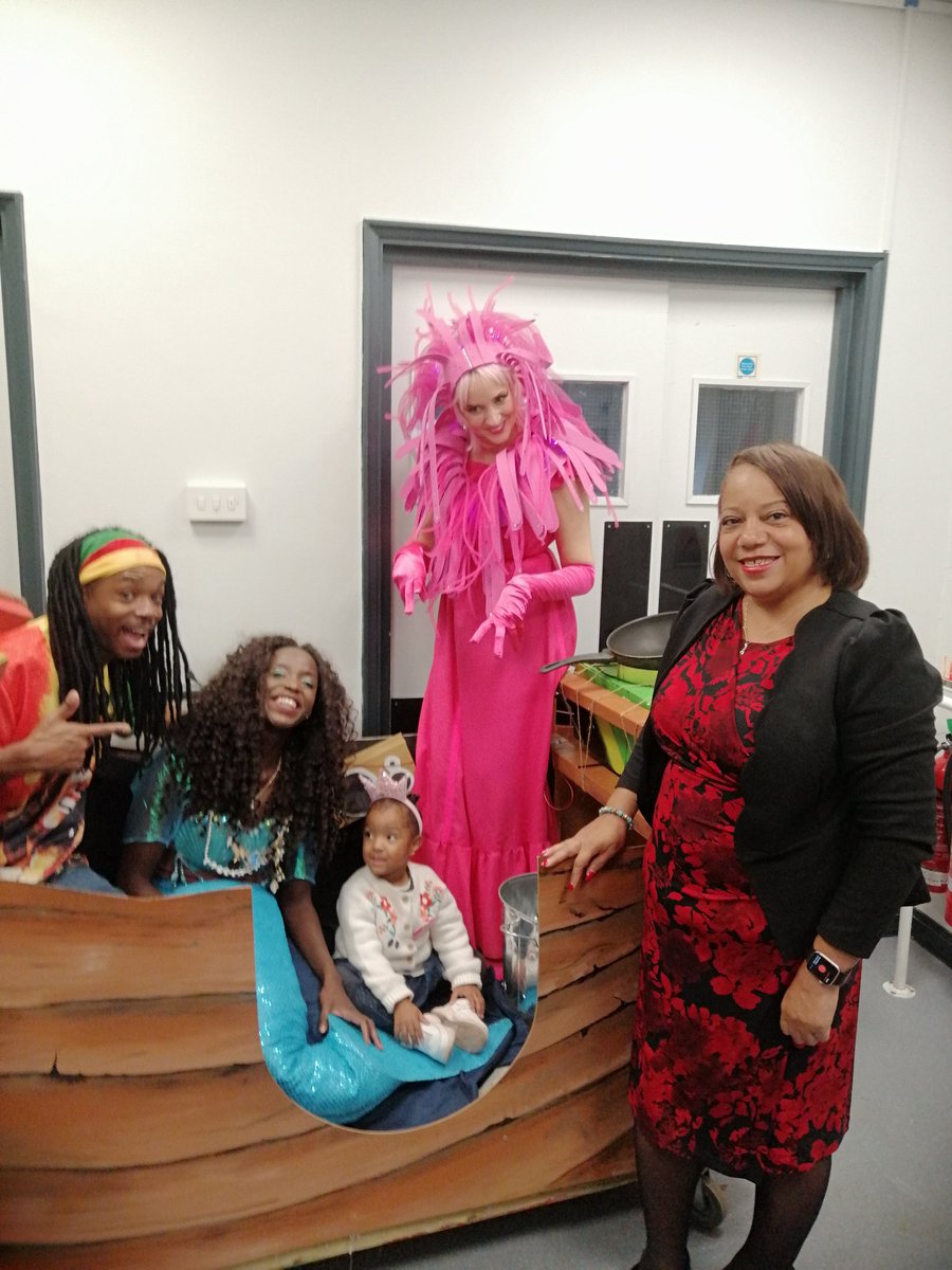 SponProdsTC's tweet image. There are just FOUR chances left to catch our magical #LITTLEMERMAID show at the #SydenhamCentre today Sat 26 Oct &amp;amp; tomorrow Sun 27 Oct! A few seats left at all remaining performances (2 &amp;amp; 3.30 each day) advance booking recommended! Suitable for all ages!  spontaneousproductions.co.uk/events/the-lit…