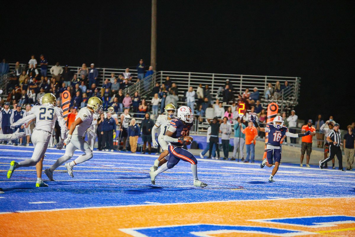 ChaminadeCCP's tweet photo. 🎉The Eagles clinched an incredible win against Notre Dame in a nail-biting overtime showdown. Chaminade showed relentless spirit until the end,  taking the game with a final score of 31-30! GO EAGLES!!🦅🏈 https://t.co/JmAnRCs9oN