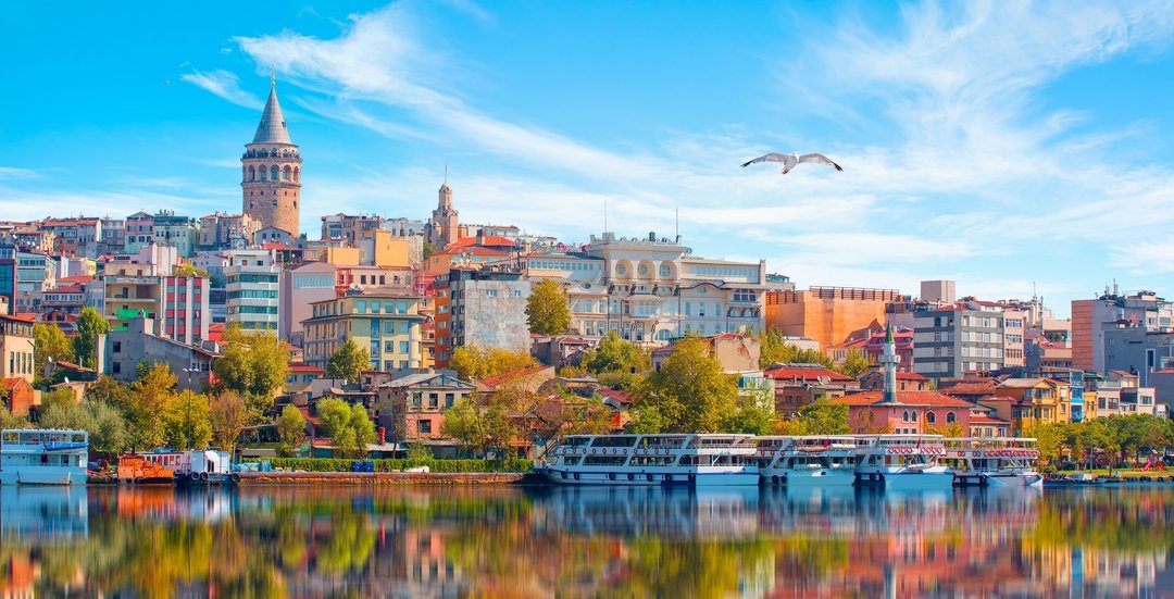 Escapes_haven's tweet photo. Istanbul Instagram Tour.
Explore Istanbul’s lesser-known yet still picturesque sites. 
Explore the amazing Instagrammable spots in the city and learn more about them.
#Turkey #travel #explore #vacation
https://t.co/k420GYiX9P https://t.co/jqBr991eXW