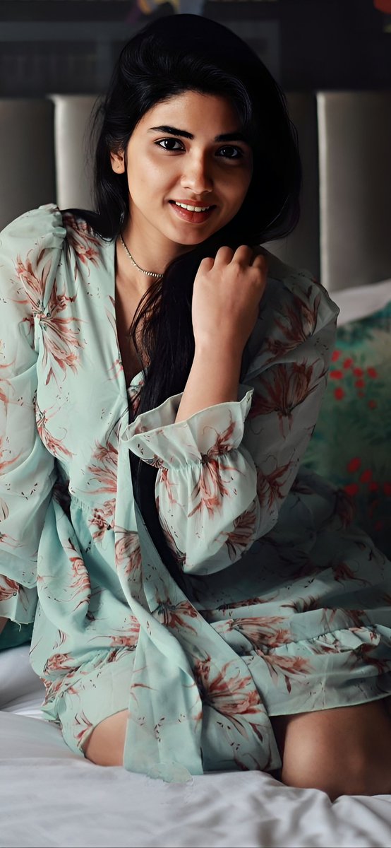 Actress_Club's tweet photo. 🎯 #PragyaNagraThread  

#Bollywood #Actress #PragyaNagra New Look @PragyaNagra https://t.co/i1WrojiQii