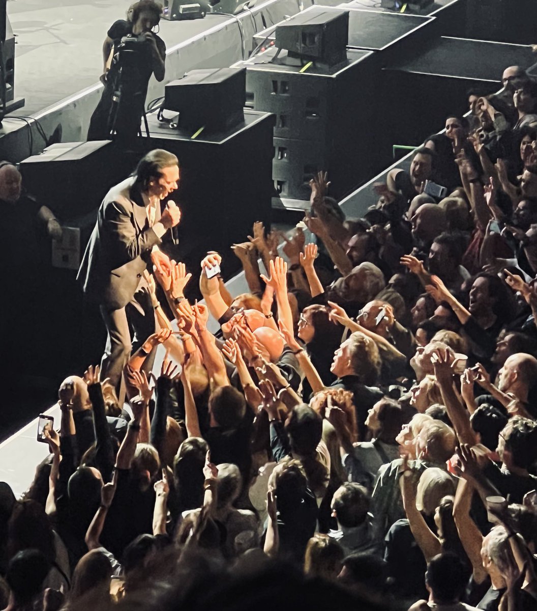 Wild god tour concert in Madrid. When Nick Cave showed us what’s to be pure energy, emotion and art. Thanks for a huge night!