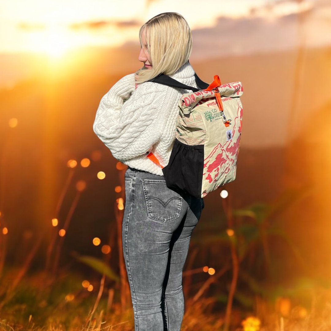 BeadBags's tweet image. "Unsere Rucksäcke können auch dezent – trotz einzigartiger Motive. 🎒✨ Für alle, die es lieber schlicht mögen, sind unsere Zement-Rucksäcke die perfekte Wahl. Stilvoll, zurückhaltend und trotzdem ein Hingucker!
#FashionBackpack #RucksackTrend #BagStyle  #RucksackLovers
