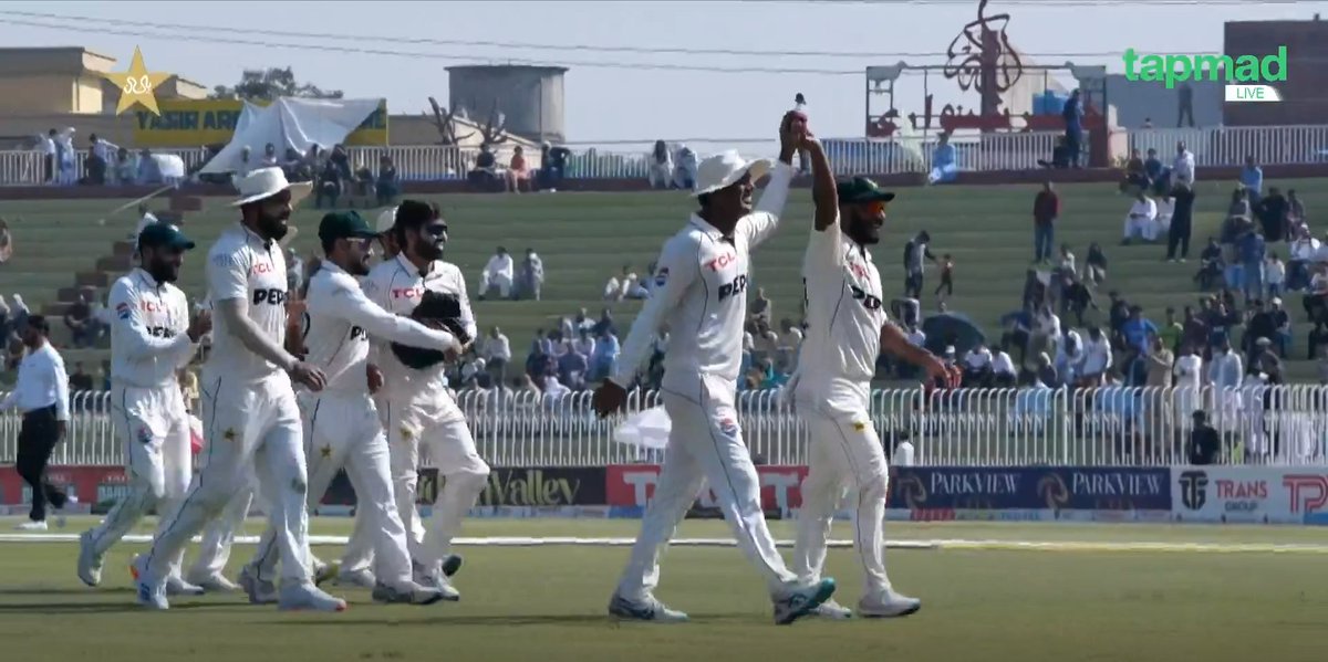 umehaniii1's tweet photo. First series win against England since 2015. 

What a comeback #PAKvsENG https://t.co/yGRokbPzyc