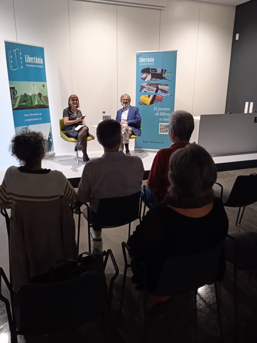 BarajasOller's tweet photo. Ayer en la biblioteca de Cubelles, presentación de Embolica que fa fort de Camil Bosch. Para pasar un buen rato./ Ahir a la biblioteca de Cubelles, presentació d'Embolica que fa fort de Camil Bosch. Per passar una bona estona. https://t.co/F6fH2AwtfP