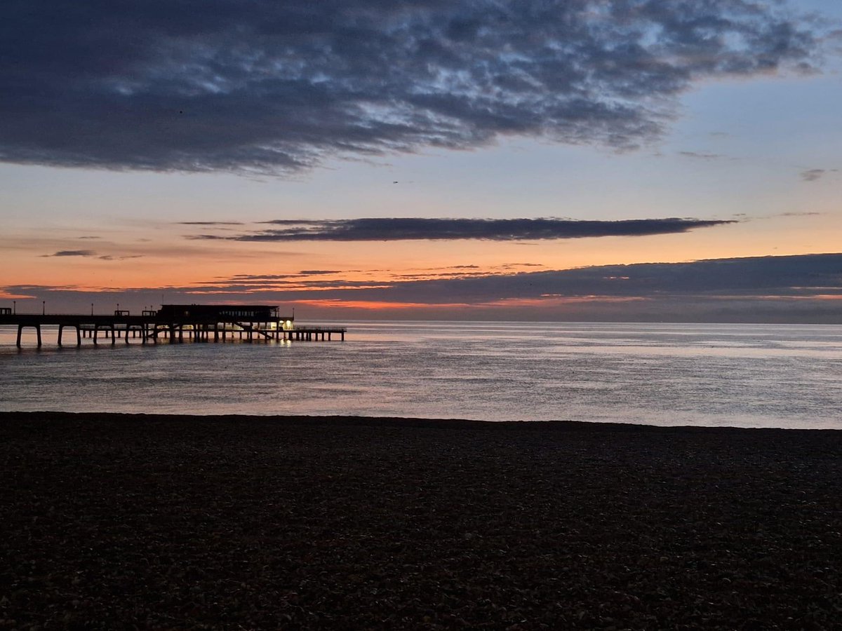 What a spectacularly gorgeous morning! Thanks to Richard P for doing our course check, see you all in an hour or so :)  #loveparkrun