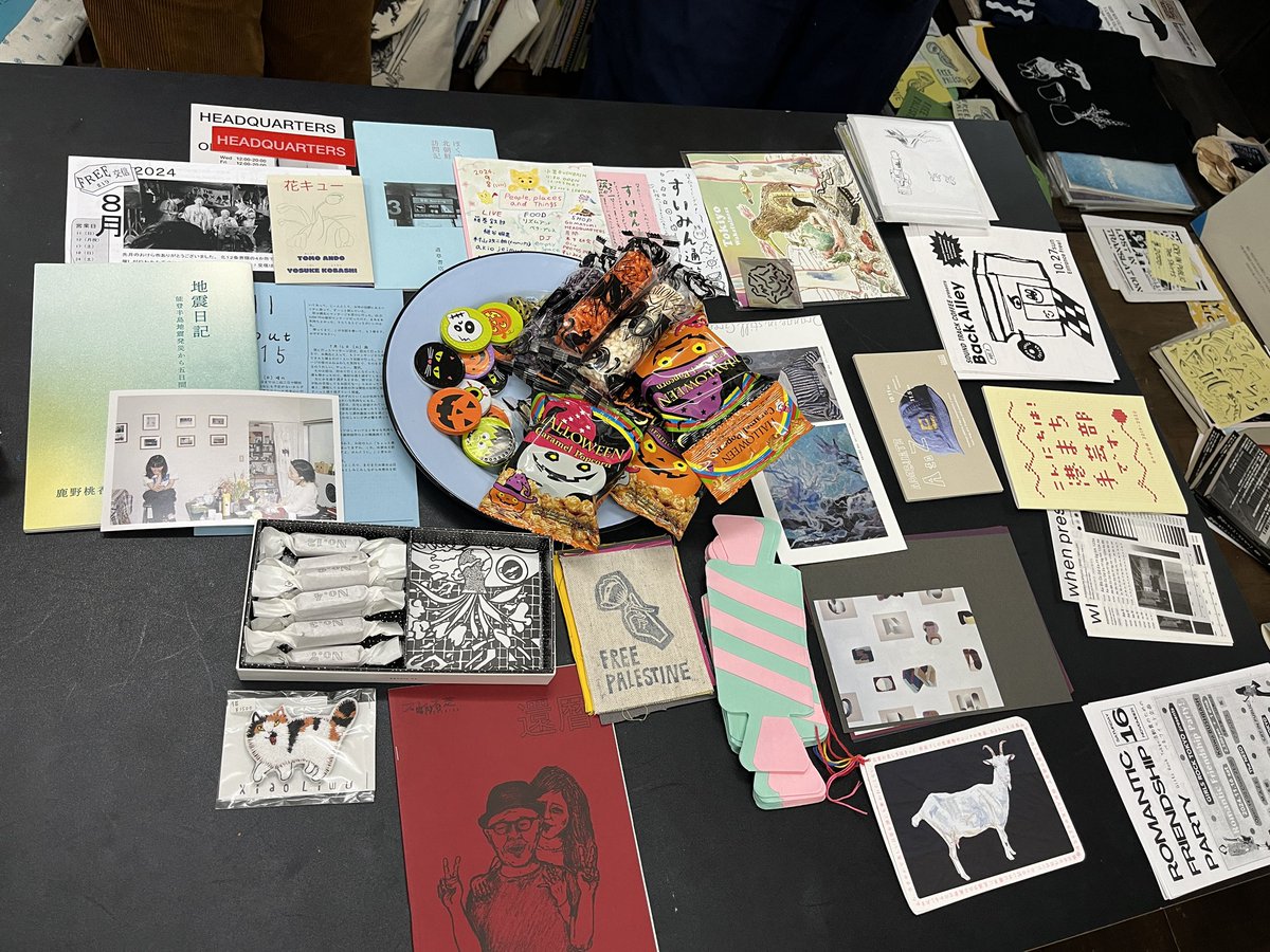 elle_kwgc's tweet photo. 今日のzineの集まりOur Table。
豊か。 https://t.co/FGmsiKPSa3