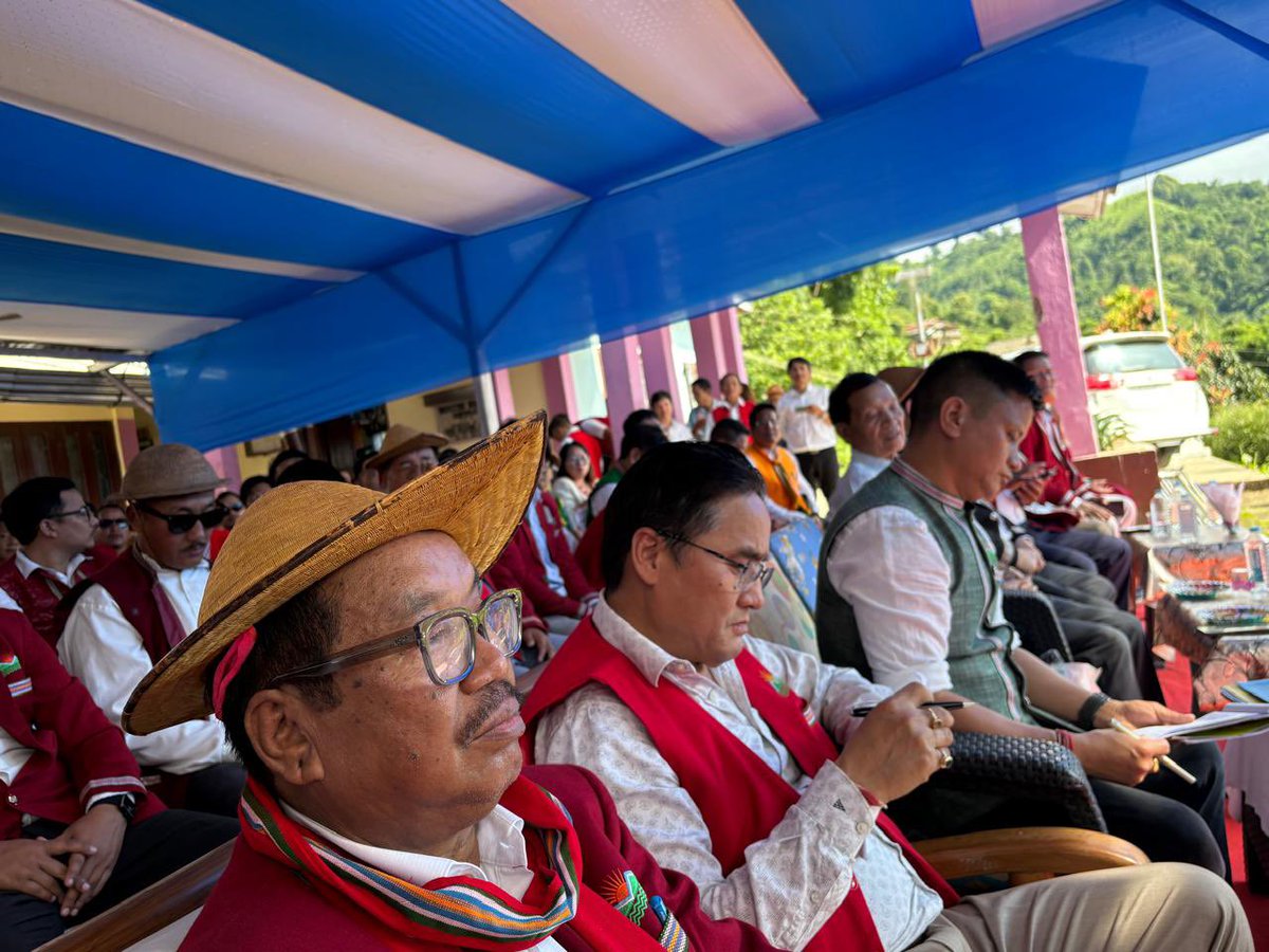 NyatoDukam's tweet photo. Celebrating the #Tagin Reaffirmation of #Heche Clan members in #UpperSubansiri, hosted by the #TaginCulturalSociety. A meaningful step towards honoring and strengthening cultural roots and unity within the Tagin community. 
#StrengtheningRoots #CulturalReaffirmation https://t.co/d2y2Azcdim