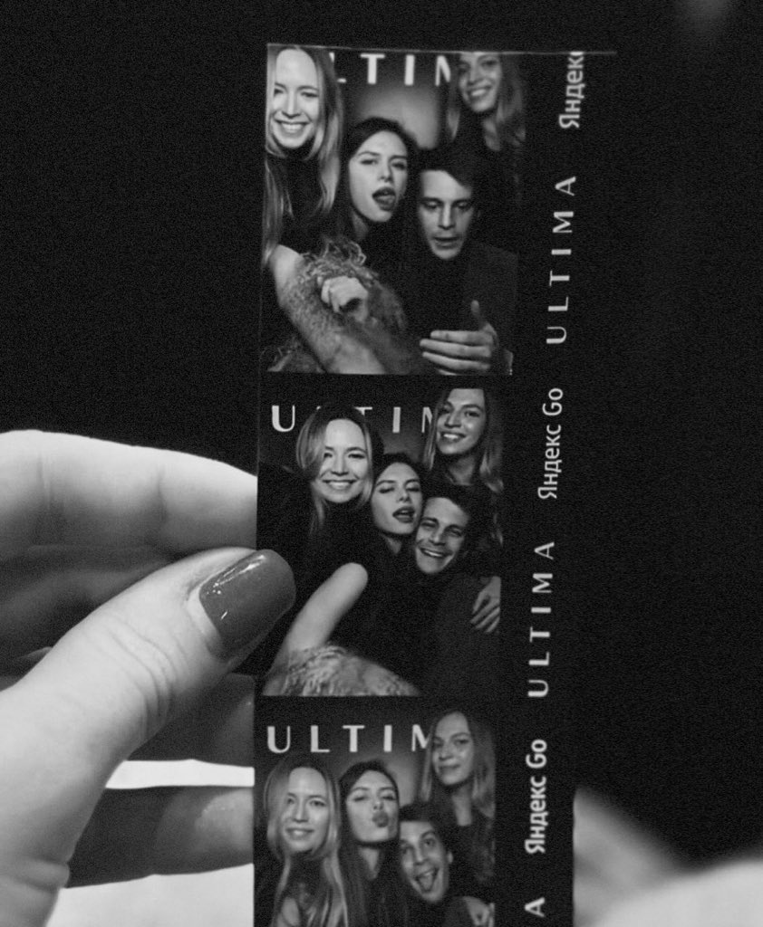 никки больше не хочет заходить в социальные сети. ей не нравятся выбеленные эстетики вокруг. поэтому с её позволения делюсь снимком с друзьями здесь.