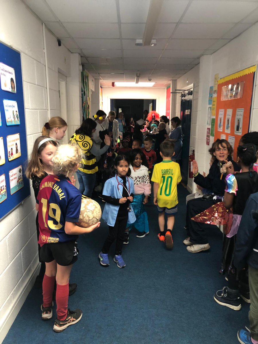 StMultoseNS's tweet photo. @StMultoseNS celebrated all things Hero related yesterday in aid of #MercyHeroes. Heroes included doctors, nurses, vets, postal workers, bees, and many more. A great way to celebrate Halloween and raise vital funds for @mercyfoundcork. Happy Halloween! 🎃 https://t.co/YE5rjfgcww