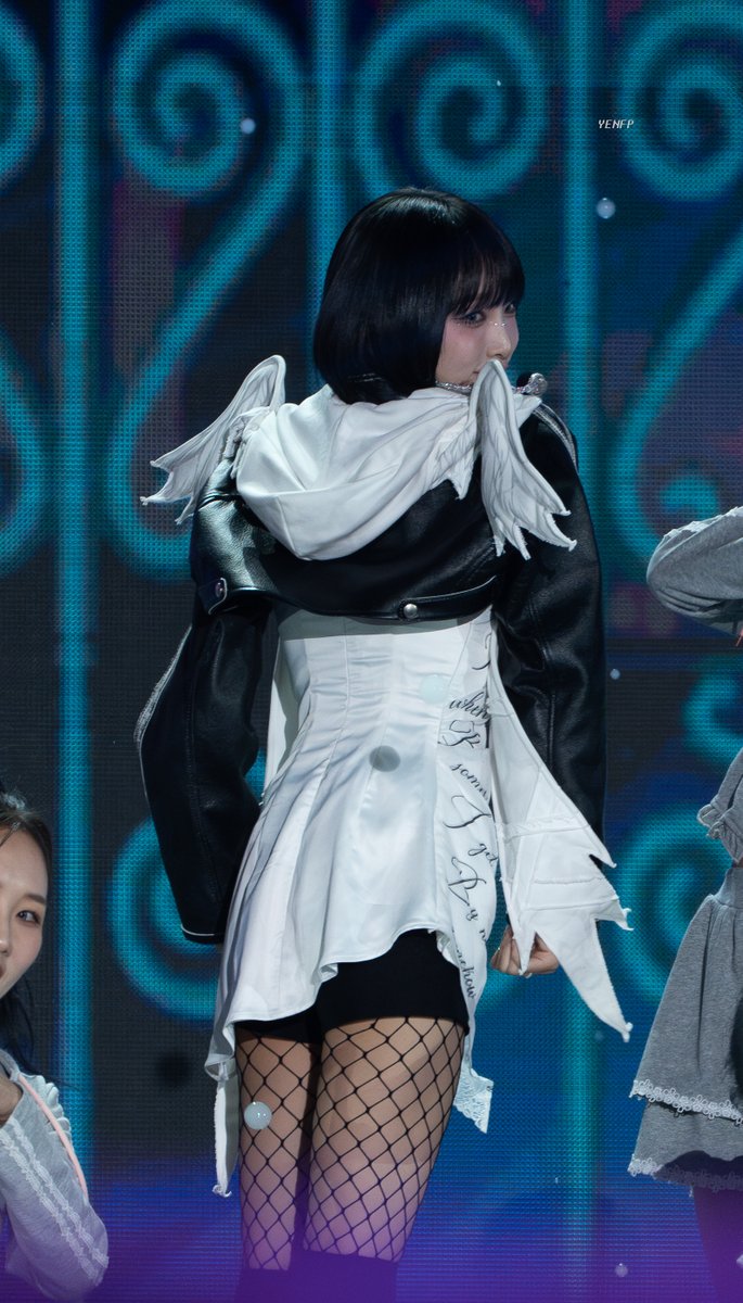 241025 뮤직뱅크 in 창원  

#최예나 #예나 #YENA #네모네모