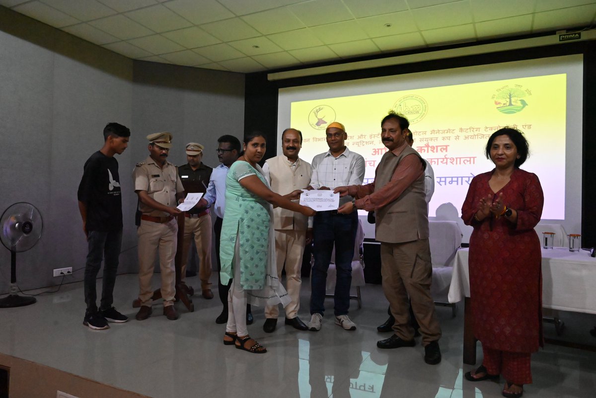 One Week training programme has been organised in Dudhwa for Hospitality and Food Preparation to all our more than 50 staffs. Respected PCCF WL and FD, DTR grace the occasion of the closing ceremony of training which conducted in Dudhwa Auditorium.