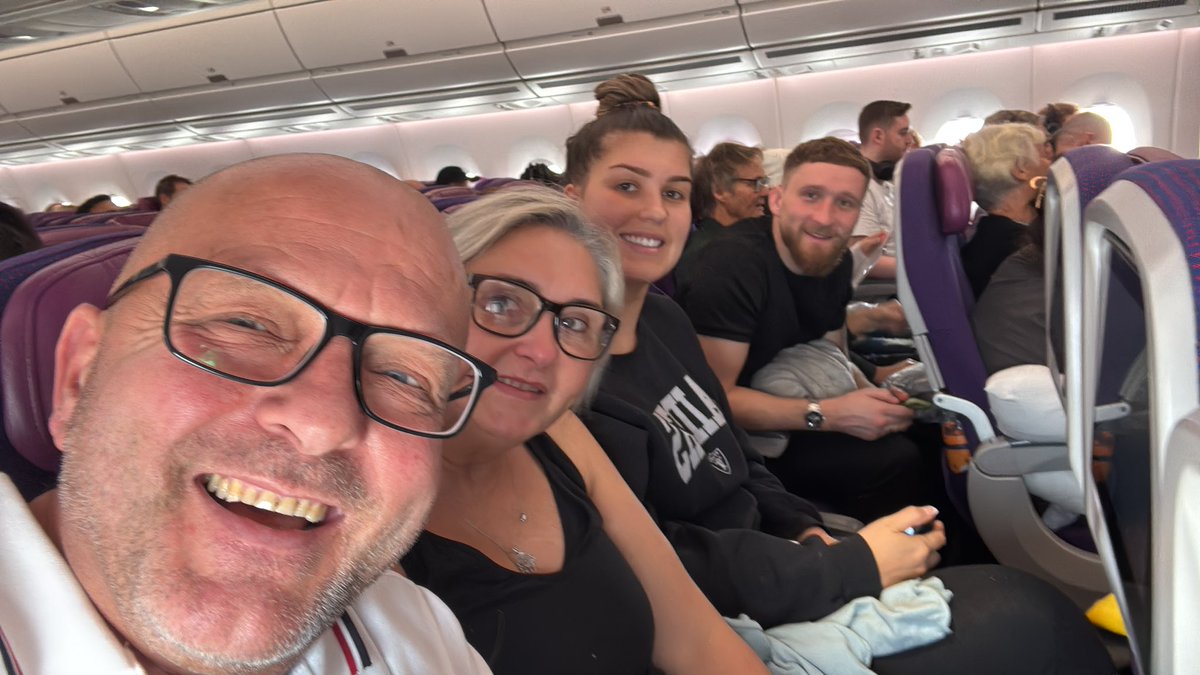 Cracking the flags out here in Bali 😍looking forward to Brad and Mollys wedding ❤️