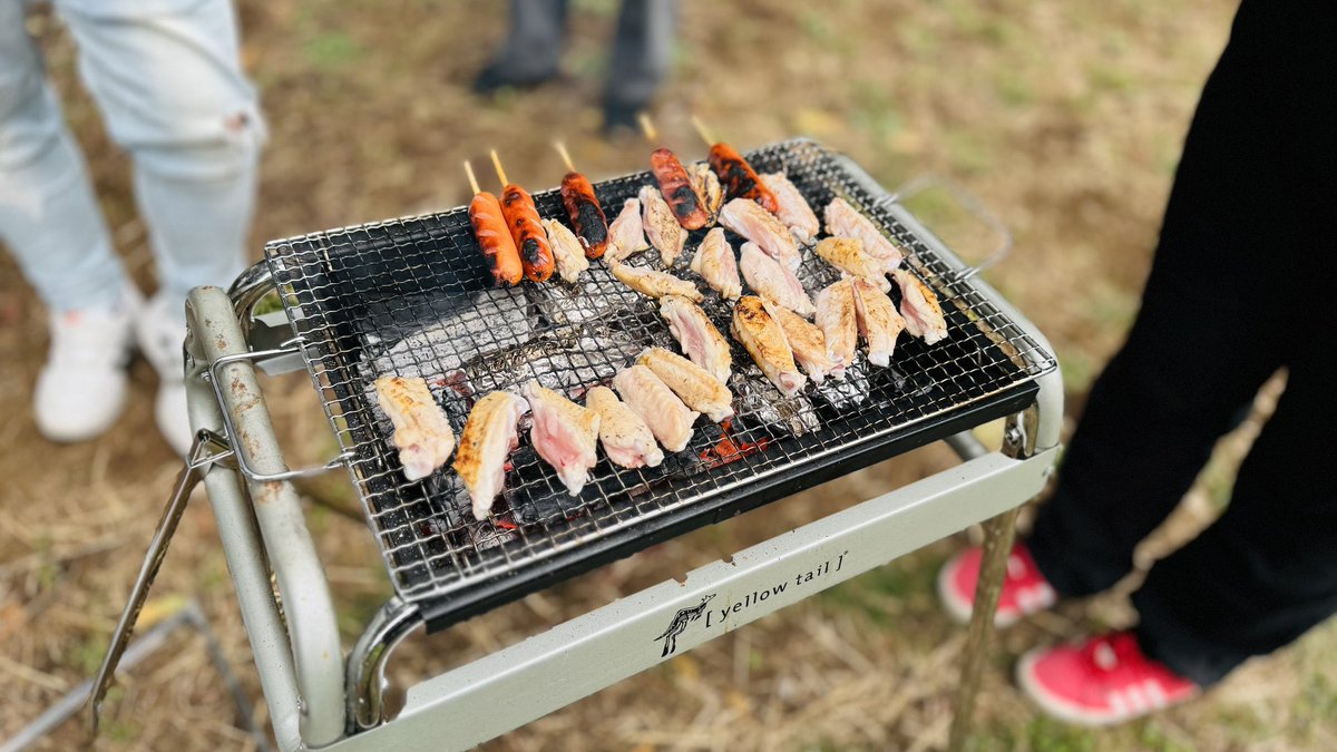 melhoria12's tweet photo. 小金井公園でお仕事関係の方々とバーベキュー！めちゃ美味しかったぁ🤤

小金井公園初めて来たけどここすっごく広くてさww子どもたちが遊べるところも多くて賑わってたなぁ😁 https://t.co/pkZjyxaJfD