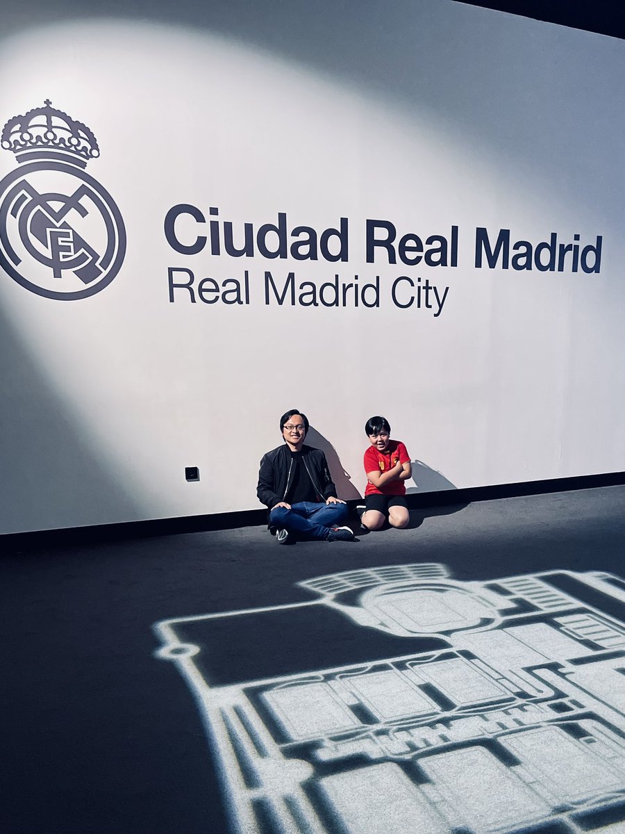 iprabudiansyah's tweet photo. Santiago Bernabeu Stadium Tour. Salah satu stadion sepakbola terbaik di dunia! Markas @realmadrid ⚪️⚽️🏟️ #RealMadrid #HalaMadrid #ElClasico #ElClasicoday https://t.co/3HO3rdjTUq