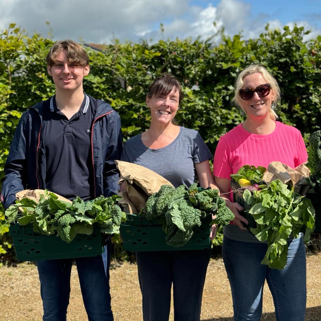 It's our favourite day of the week - VEG BOX pick-up day! 🥕We are absolutely loving all of your recipes and pics, so keep them coming - And don't forget to tag us so we can share with the rest of the Veg Box fam' 🌱  #VegBox #LocalProduce #SustainableEating