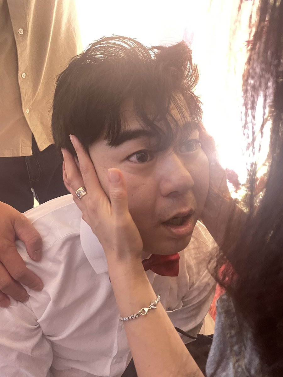 就是他的錯 就是錯
不要再繼續了 停🤚🏻
請罵小夏 這絕對是他先做不對的

是我開頭發文讓大家吃瓜看熱鬧沒錯
但此事各有各的立場跟想法
我這個人也不是不理性從頭到尾
都是針對我老公對我的行為感到失望

並非把全部過錯要推給女生去承擔
我個性如果要針對女生
說真的早就直接全部拖出來難看了

事情發生當然我自己也有情緒
因為剛開始如果換作任何人
剛開始都無法接受這件事

自己的老公蠢做了錯事
他自己就理應自己要承擔
而不是懦弱

我也不是一個會被愛情沖昏頭的人
他的愚蠢我也知道
也相信他與我朋友之間沒越矩行為

但該尊重的該保持的邊界他自己沒搞清楚

自己氣到夢遊斷片
搞失蹤讓朋友擔心的我也不對

甚至兩邊家庭差點大戰但也過了
我也想好好安靜休息平復

但我更希望這件事大家都要冷靜下來客觀
要吃瓜沒問題 找我我一一跟大家說明
不要再對女方有言論攻擊的行為

本來是乾脆不玩推了
但董仔還沒死 我睡不著。