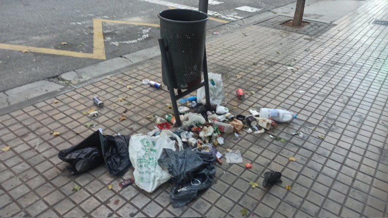 amicsdelalletja's tweet photo. #laveudelalletjor: 48h i tot segueix igual al carrer Maragall #lleida @LleidaB https://t.co/dE5P3GfsWb