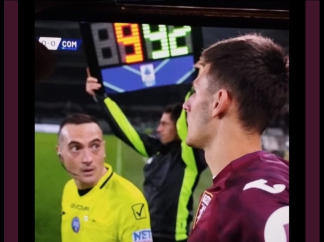 ValueBet3's tweet image. En résumé sur l affaire "Sanabria" on a toutes les preuves : l image du changement - avec le panneau du 4eme arbitre qui indique la sortie du 9 (Sanabria) pour le 92 (Njie) , le site officiel du Toro qui annonce le changement. Mais @WinamaxSport se cache derrière le site officiel