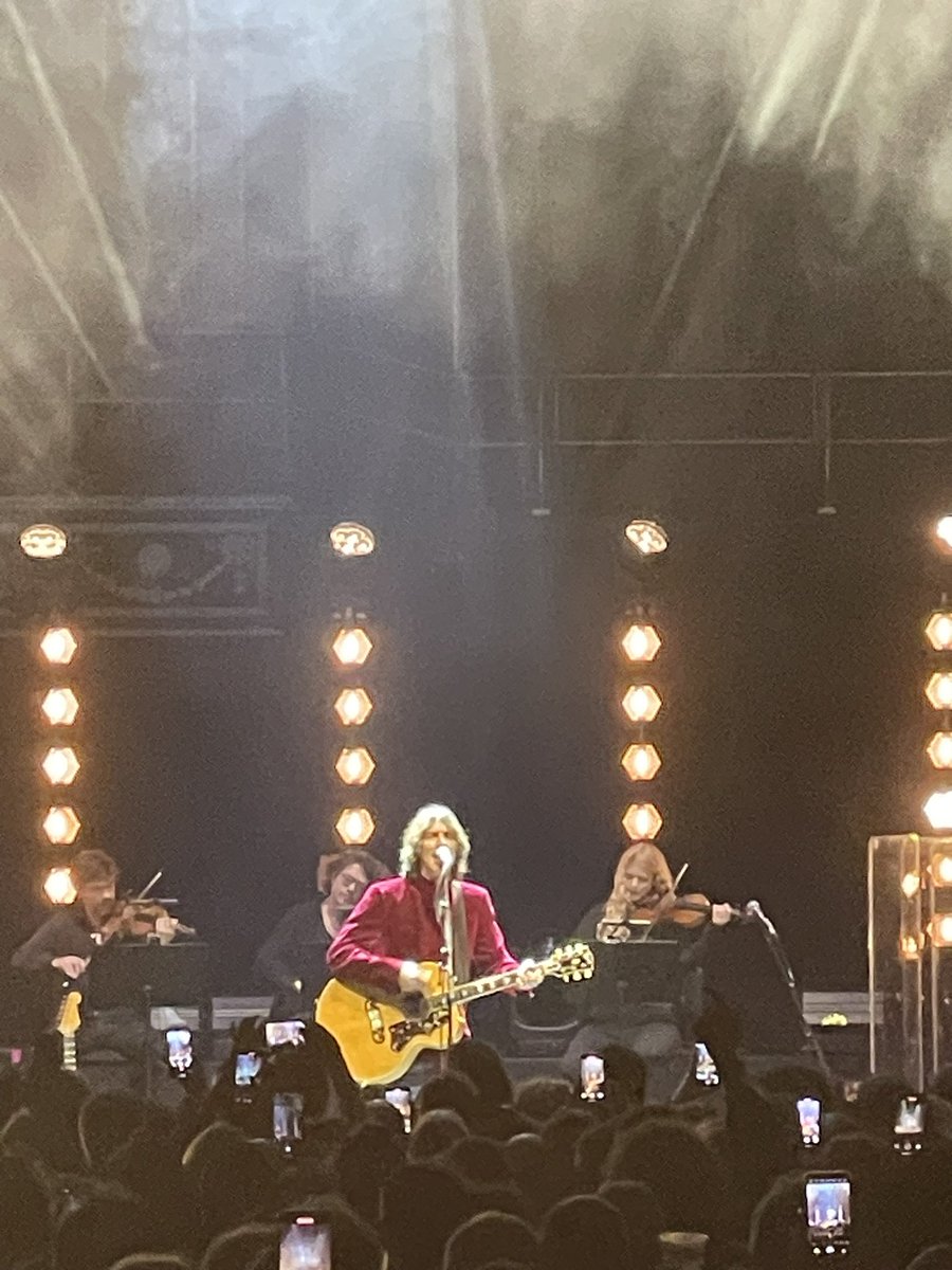 jowade69's tweet photo. Absolutely amazing gig last night. #richardashcroft and # royalalberthall what a combination 🙌🙌 https://t.co/ADZFaA7vlq