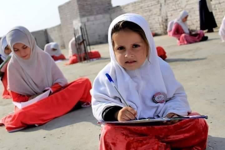 Zargai_Atal's tweet photo. دوطن لوڼي لا هم د په تورو تیارو کي ساتل کیږی،حقوق یې بشپړ خوړل کیږي 
دوطن لوڼي دغلط سیاست قربانې دی بل هيڅ رقم بهانه نسی کولای چي دوطن لوڼي دی بی تعلیمه پاته سې بغیر د زور او ظلم څخه🥺
#LetsAfghanGirlsLearn https://t.co/dbnxYLASb6