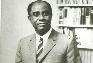 Kenneth Dike

• The first Vice Chancellor, University of Ibadan
• He was the first Nigerian Professor of History
• Kenneth Dike died exactly 41 years ago today

All you need to know about him? It's a Thread!

Retweet to educate someone