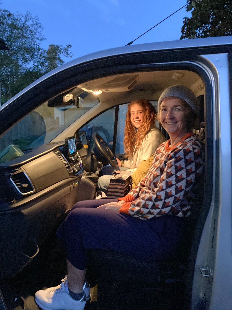 Lucy Bell tweet media