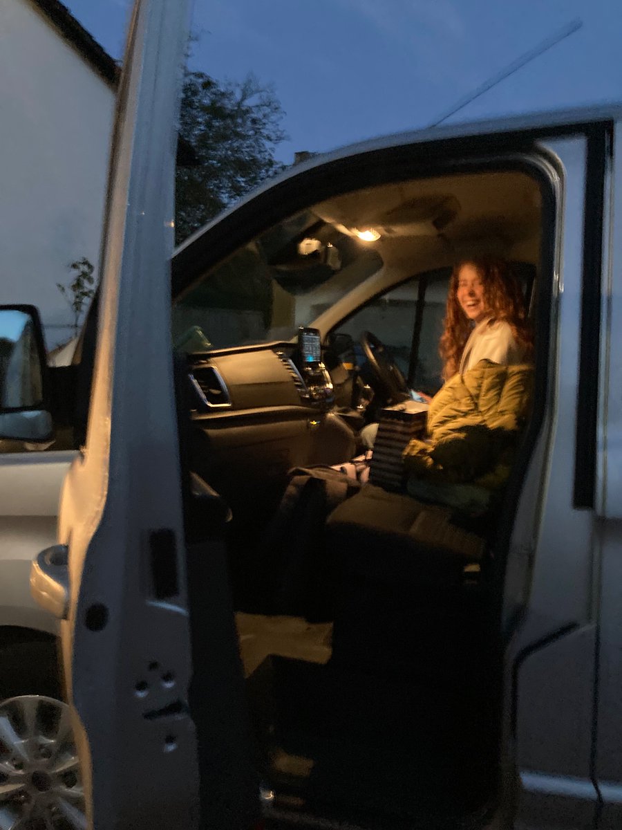 Lucy Bell tweet media