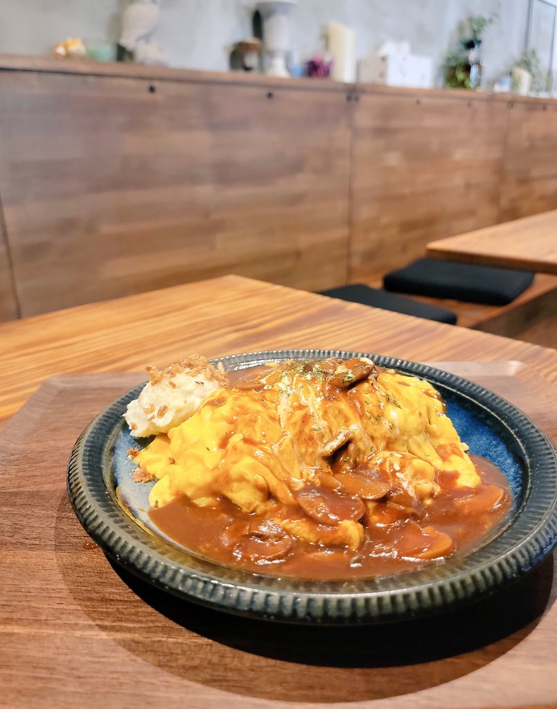 slavsnet_ape309's tweet photo. cotecafe
デミソースオムライス🥚
ふわとろたまごに美味しすぎる濃厚デミグラスソースがたっぷりとかけられたばかうまオムライス😋♪
今回もあっという間に完食してしまいましたw
#cotecafe #オムライス
居心地のいい素敵なお店です🤗✨ https://t.co/RTAmvwmxWm