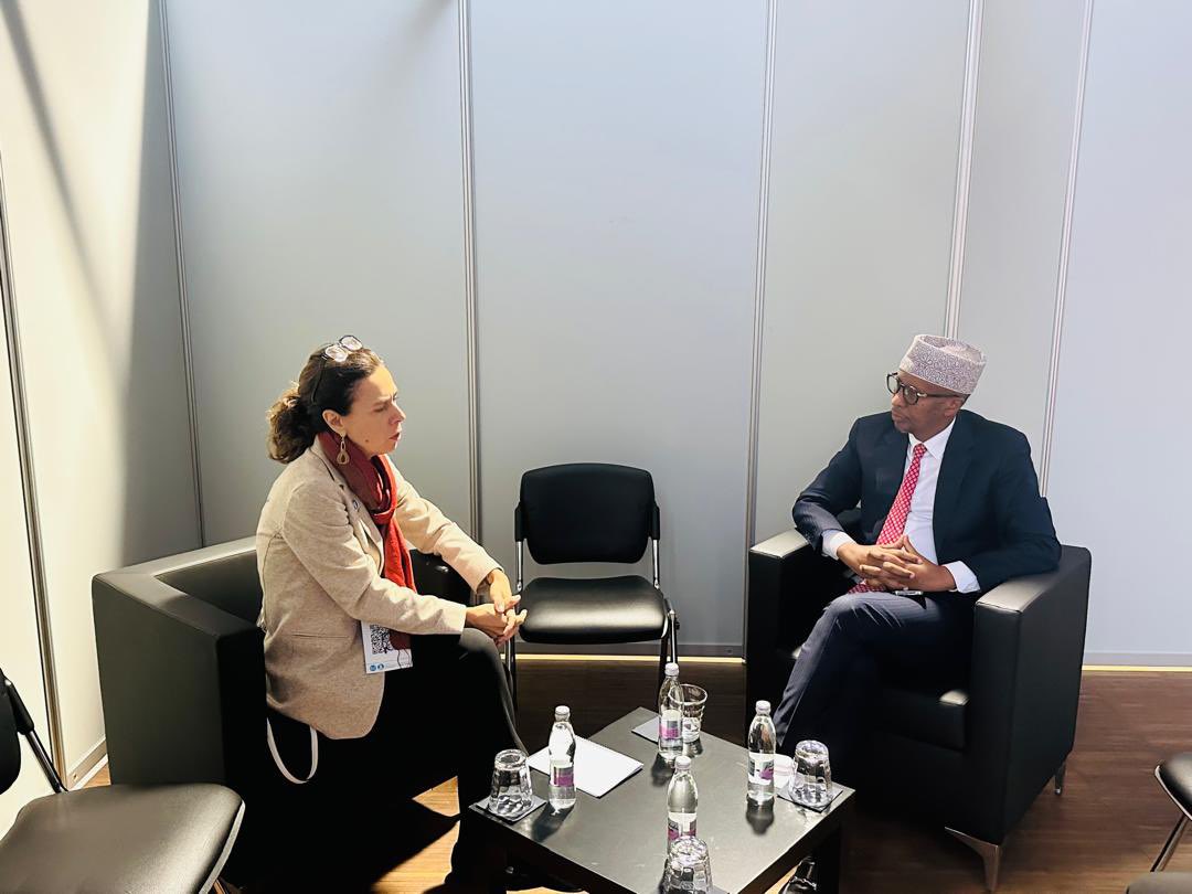 MoEWRSo's tweet photo. On the sidelines of #MOP10 H.E Minister @mrbidhaan met Amb Tanja Miskova, Slovenia MFA, to exchange ongoing Somalia commitments in accession to the water Convention &future collaboration between Somalia and Slovenia.
#transboundary #watercooperation! https://t.co/DMZJ3OkBLg