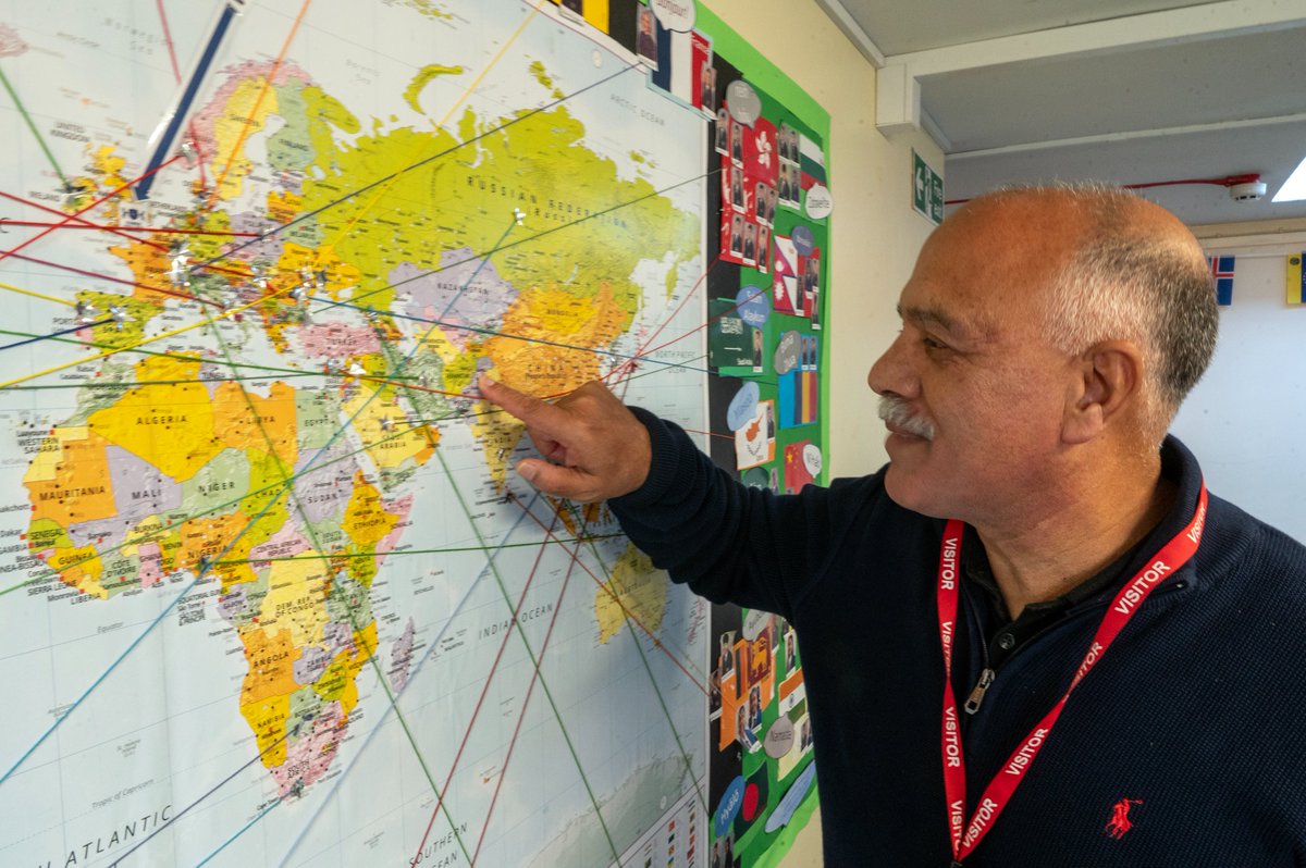 It was fantastic to welcome Kings alumni and @highsheriffofsurrey Shahid Azeem back to the school for a trip down memory lane. Shahid was kind enough to talk with our students about his incredible journey since leaving Kings, as well as visit lessons and our sports facilities.