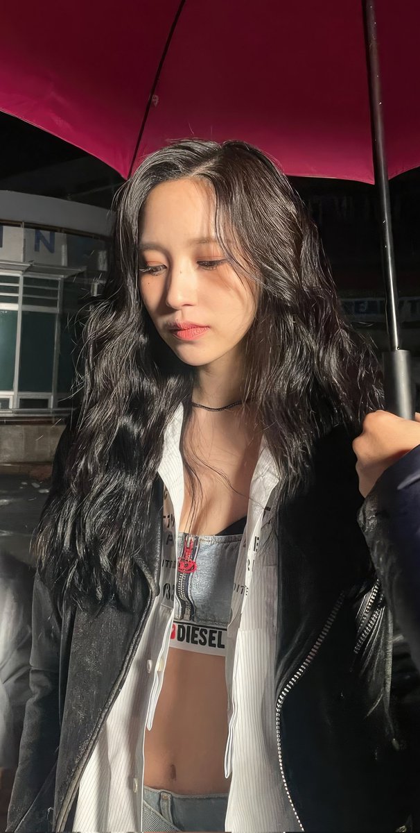 rainbowmyoi's tweet photo. girls don't want boyfriends they want mina https://t.co/k66ouwT8cQ