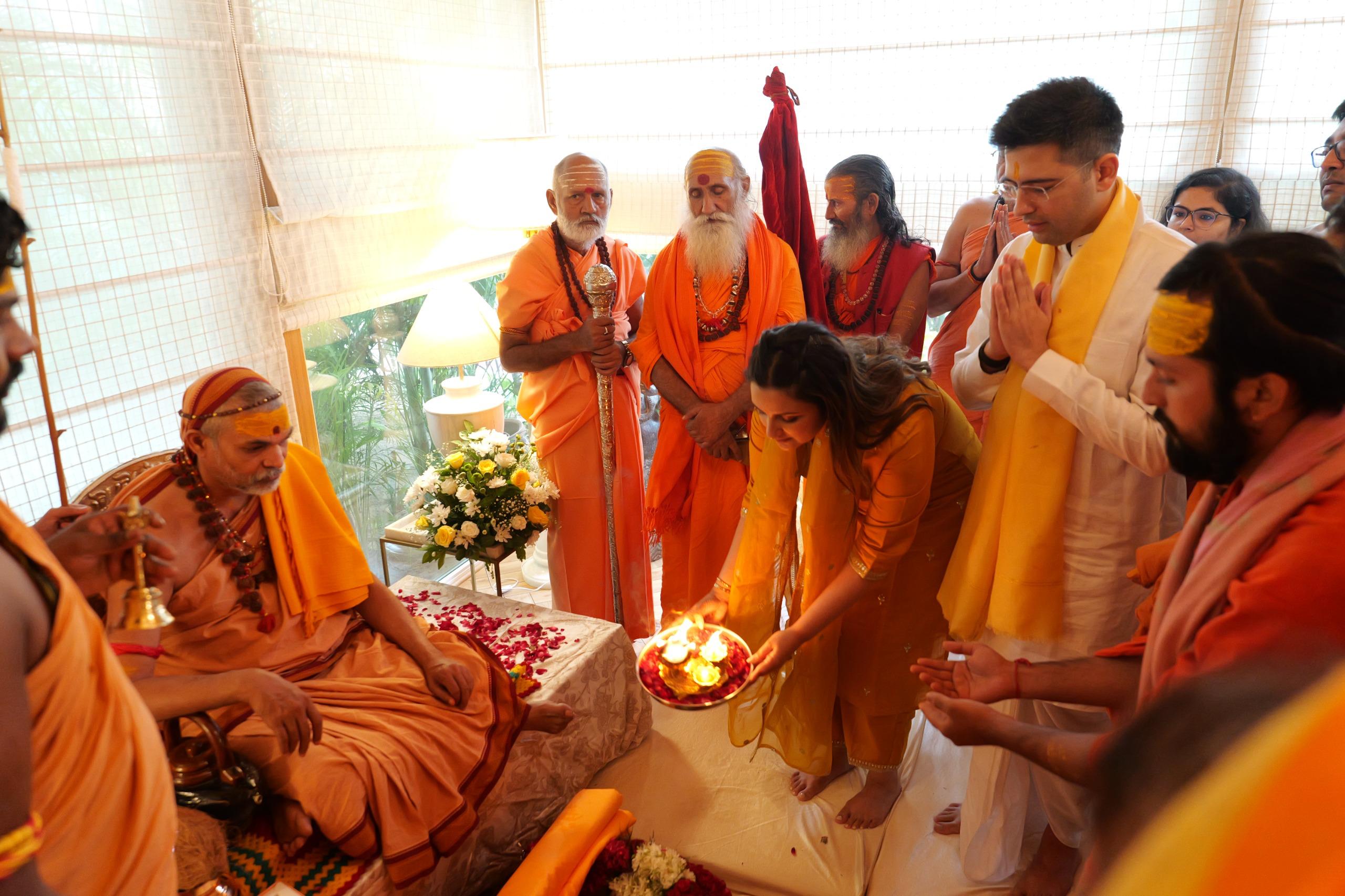 The Times Of India on X: "Jagatguru Shankaracharya Swami Avimukteshwaranand  Saraswati Maharaj visited the Delhi residence of AAP MP Raghav Chadha and Parineeti  Chopra. https://t.co/LsE3JLDu1k" / X
