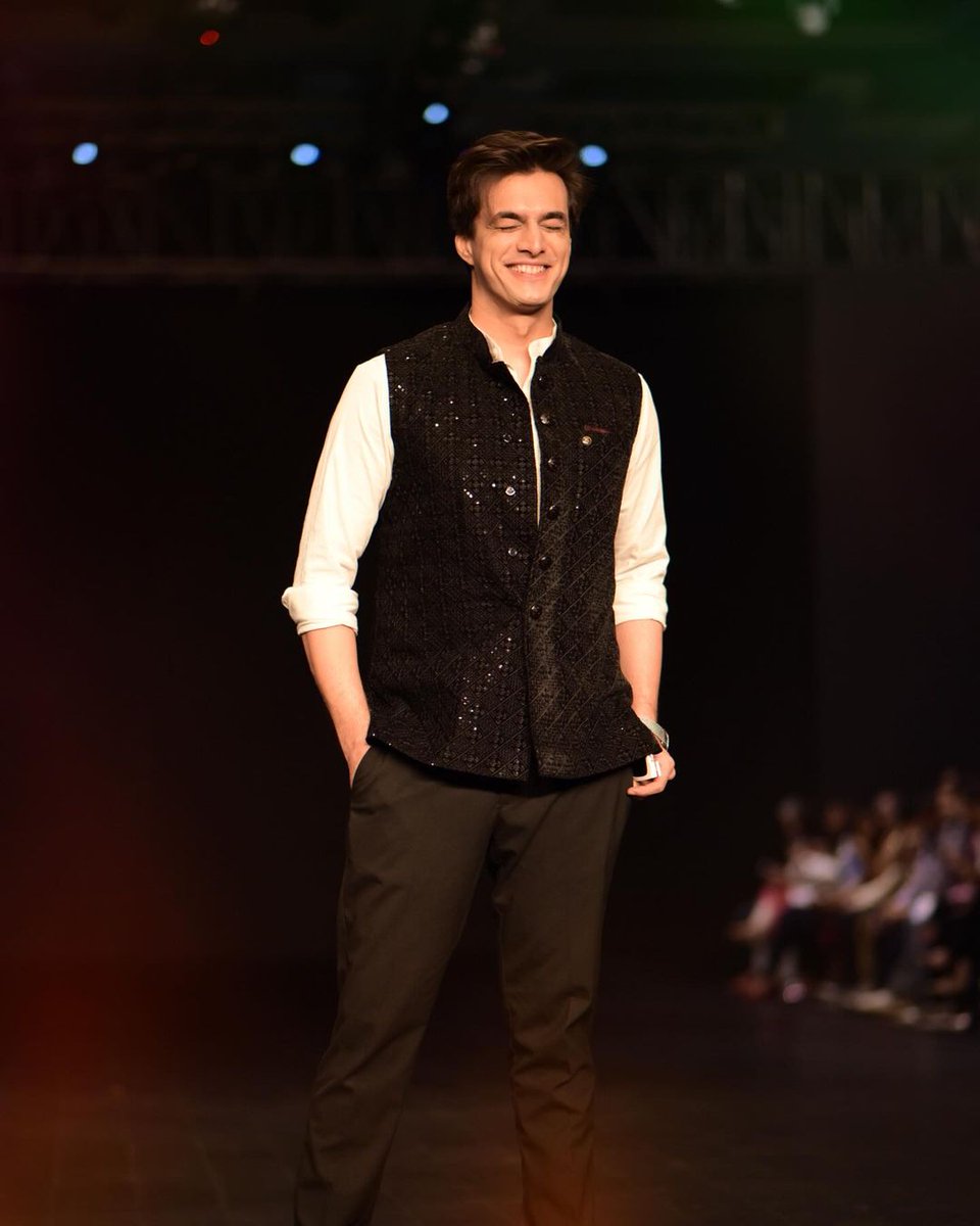 Wishing you Many many Happy returns of the day Momo 🤍
Best Wishes Always ✨️
#MohsinKhan #HappyBirthdayMohsinKhan