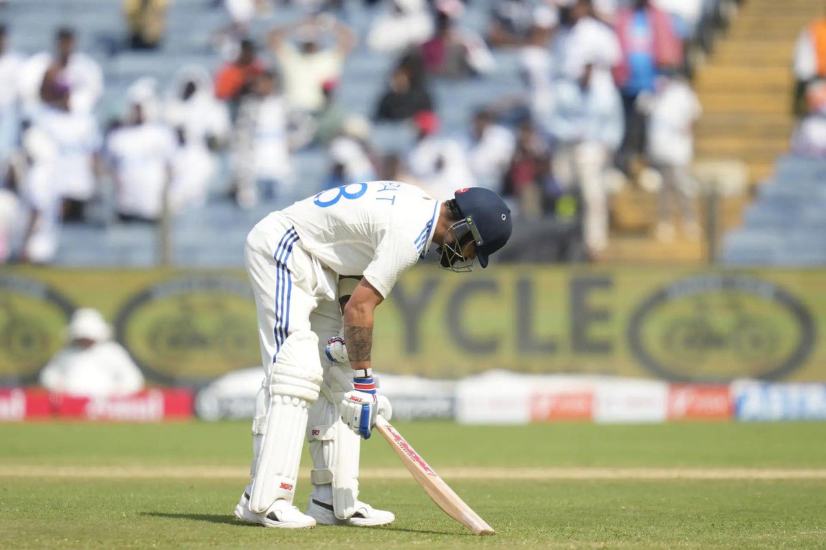 youuuuweeee's tweet photo. Kohli’s wicket carries a huge price that even the slightest whiff of uncertainty tips the scales against him. Umpires in pressure cooker situations, raise their finger at faintest hint bcz when it comes to Kohli’s wicket, doubt is a luxury none can afford
#viratkohli #INDvsNZ https://t.co/3rzTY85BAL