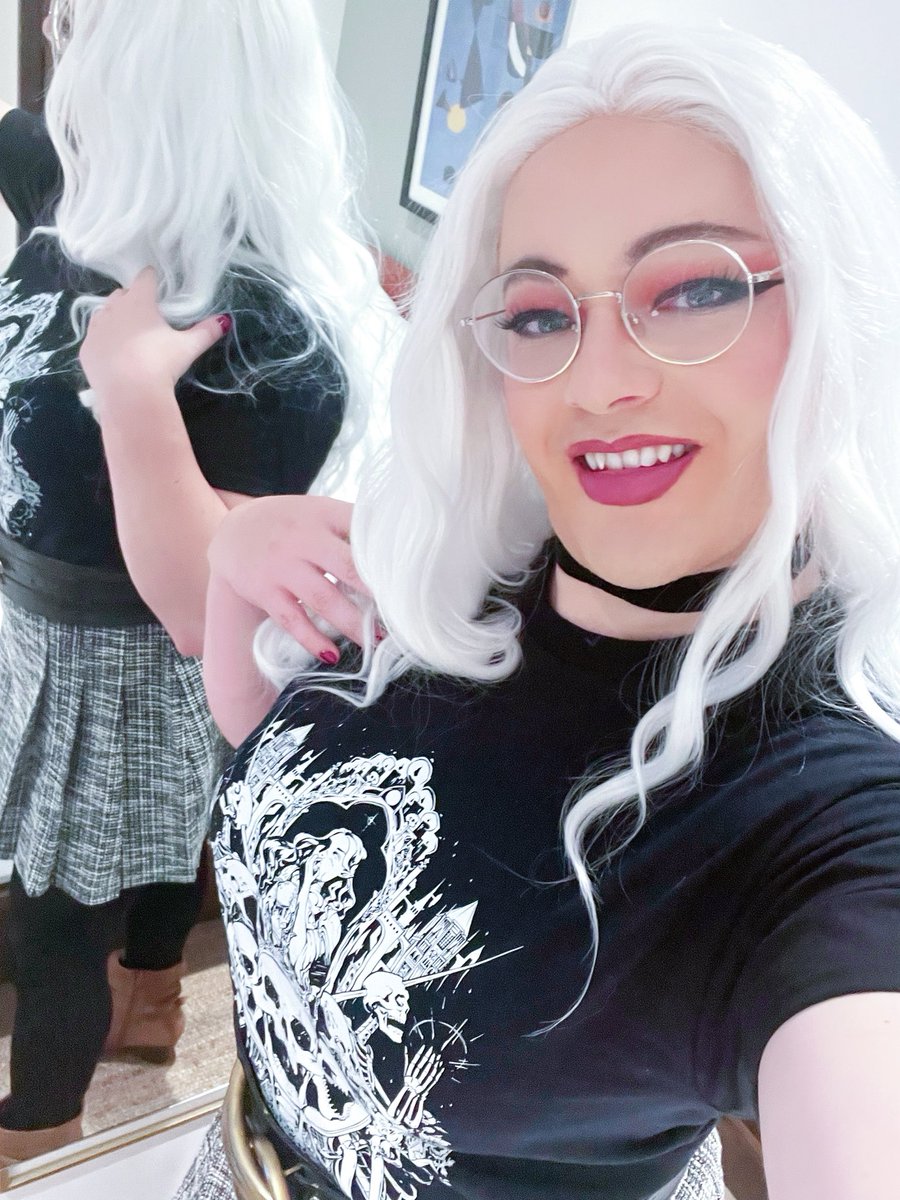 Mara Holmes tweet media