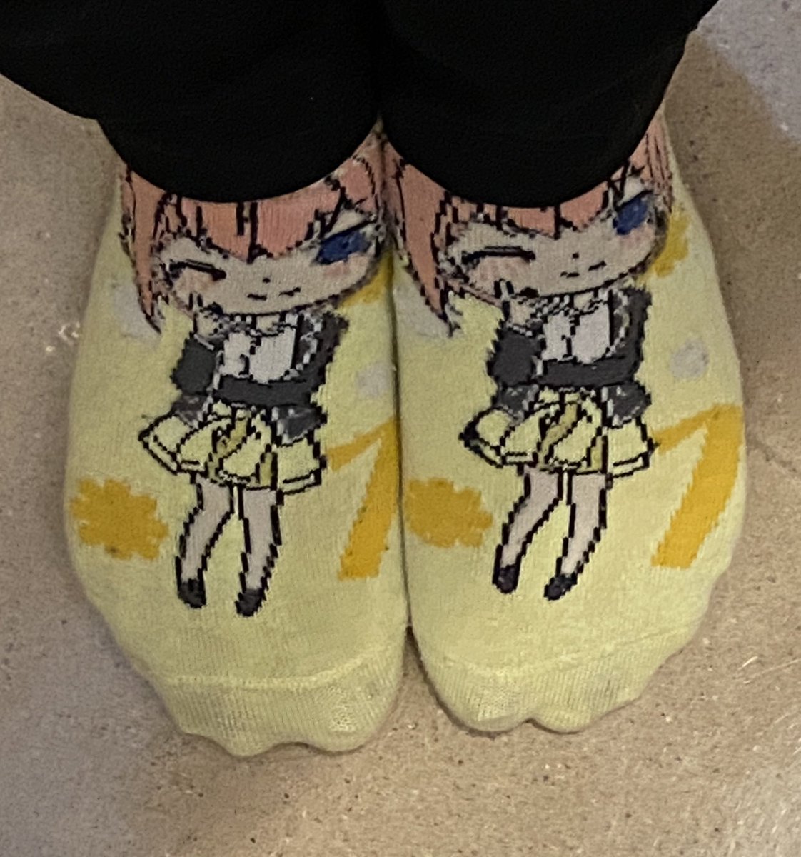 たまたまこの靴下履いてたら、確定演出でてこの子当たったのまじでおもろい
