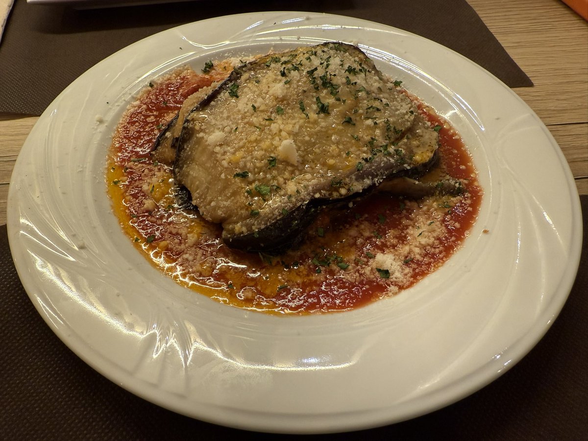 AlfonsoJLT's tweet photo. 🍝 Excelentes #pastas artesanales y frescas y una #pastelería transalpina de lujo hacen el complemento perfecto a una velada Italiana en un entorno familiar y muy agradable.

🥔 A destacar en esta visita los #Tortei de patatas, un entrante que no es sino un plato típico del Trentino Alto Adige.