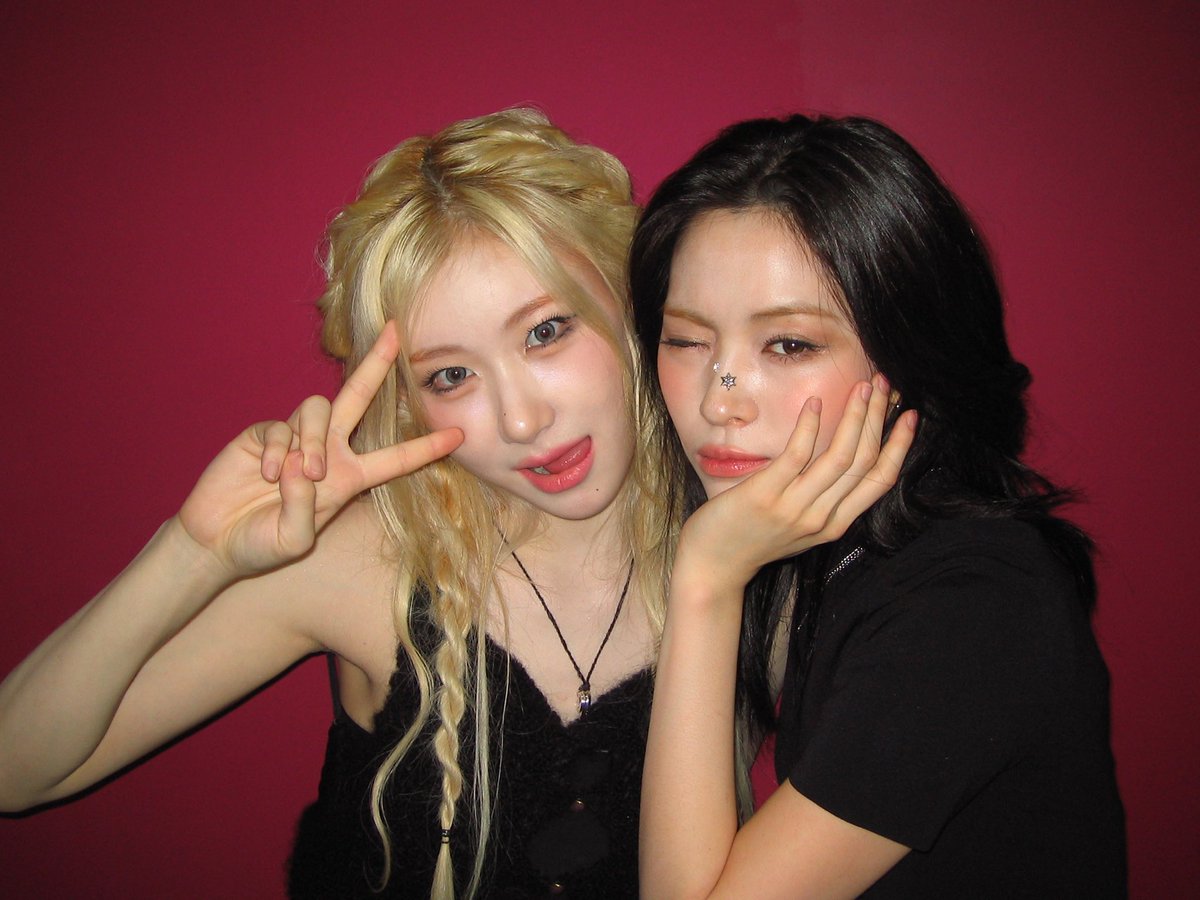 ITZYofficial's tweet photo. 241026 ITZY .zip (1)

#ITZY #MIDZY @ITZYofficial
#ITZY_GOLD https://t.co/LH5UnTAx27