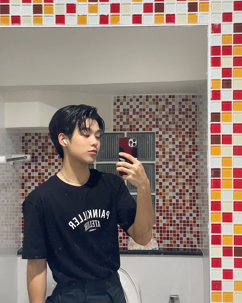 withhercrush's tweet photo. อันนี้เริ่มไม่แน่ใจว่ารูปภาพหรือรูปหล่อ

( #krmjtc #KRITngamtanakijja ) https://t.co/Fo7YORhN3o