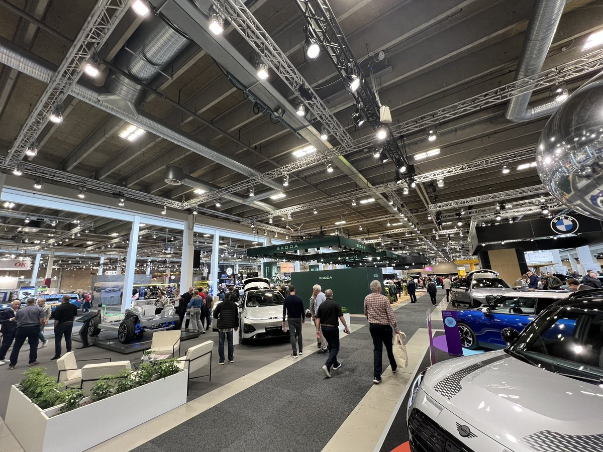 Tak til <a href="/politiken/">Politiken</a> for invitation til at deltage i podcast om at være elbilist - og tak til <a href="/Gitte_Seeberg/">Gitte Seeberg</a> for god vidensdeling her på årets eCar Expo i Bella Centret. Naturligvis blev podcasten optaget i en elbil (der dog holdt parkeret på en af udstillingens stande). #dktrp