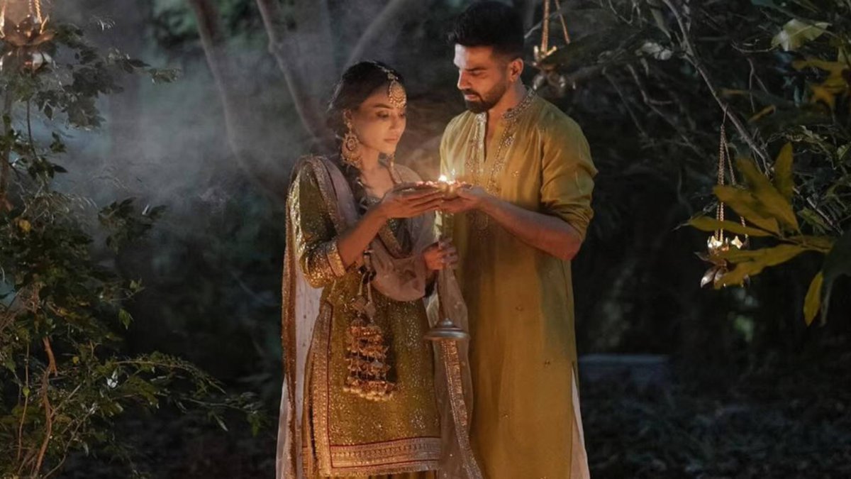 AUManoranjan's tweet photo. Surbhi Jyoti: सुरभि ज्योति ने कंफर्म की शादी की खबरें, खुद तस्वीर साझा कर की घोषणा, इस खास जगह होगा विवाह

#SurbhiJyoti    #SurbhiJyotiMarriage    #SurbhiJyotiWeddingDate

https://t.co/XlnG5LOdgm https://t.co/dg5Ukmc067