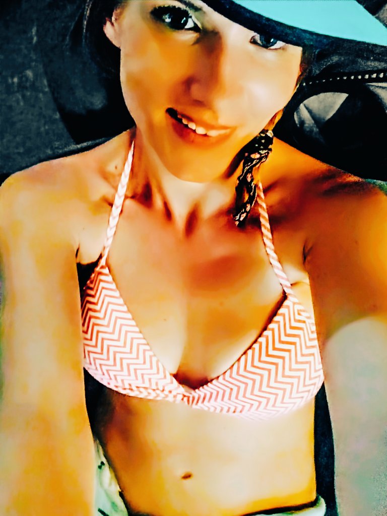 #PictureOfTheDay #bikiniselfie #bikini https://t.co/s7apKk7xRz https://t.co/BPmSxn9MU9