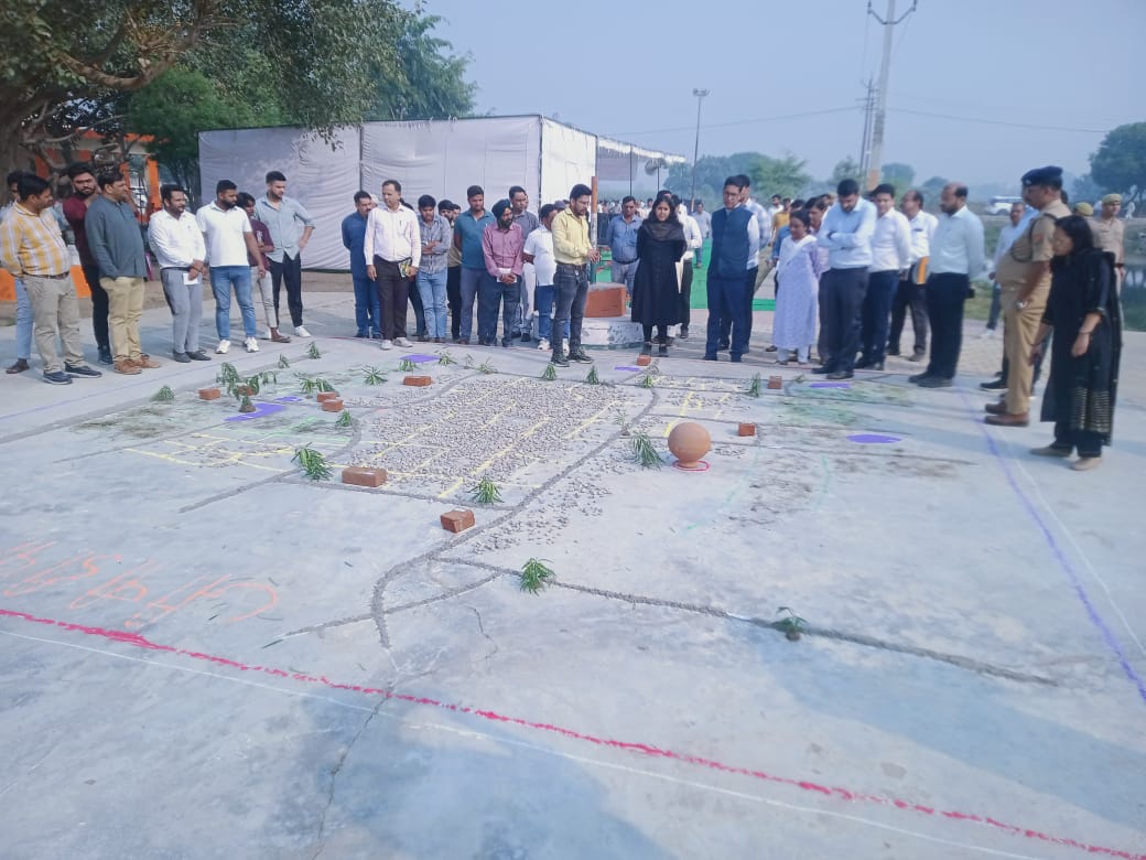DmMeerut's tweet photo. आज ग्राम पंचायत विजौली में मा0प्रमुख सचिव/ नोडल अधिकारी मेरठ, श्री नरेंद्र भूषण की अध्यक्षता में ग्राम चौपाल का आयोजन किया गया तथा ग्राम पंचायत के विकास कार्यों का स्थलीय निरीक्षण किया गया।
@CMOfficeUP @UPGovt https://t.co/WT70SlTglv
