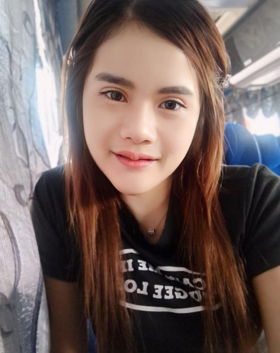 PhachRth7587's tweet photo. การเดินทางที่ทรหด 48 ชั่วโ���ง
นั่งรถยาวไป 😜😜 https://t.co/8NnQCHjBfy
