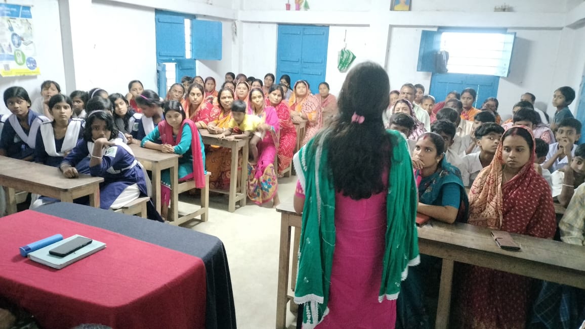 BSF_SOUTHBENGAL's tweet image. 25.10.24
#BSF_AHTU Gede in collaboration with Sreema Mahila Samiti NGO organized an awareness program on prevention of Human Trafficking at New Huda Digamber Primary School,Dist-Nadia(WB).A lecture on Child Marriage,Child Abuse and Cyber Crimes was given to 93 villagers.
#JaiHind