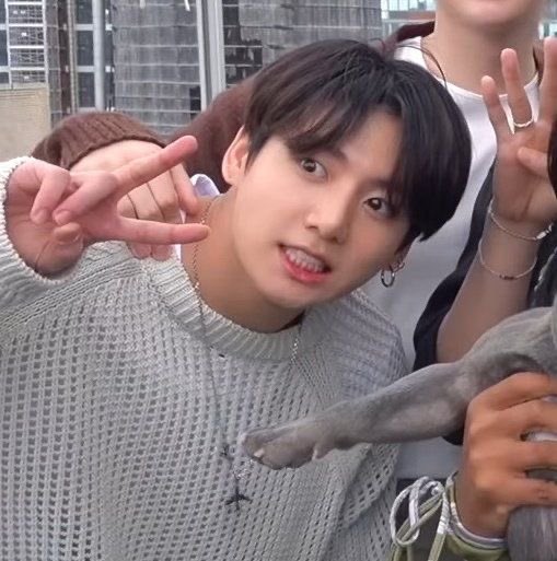 hourly jungkook (@hourlyforjk) on Twitter photo 