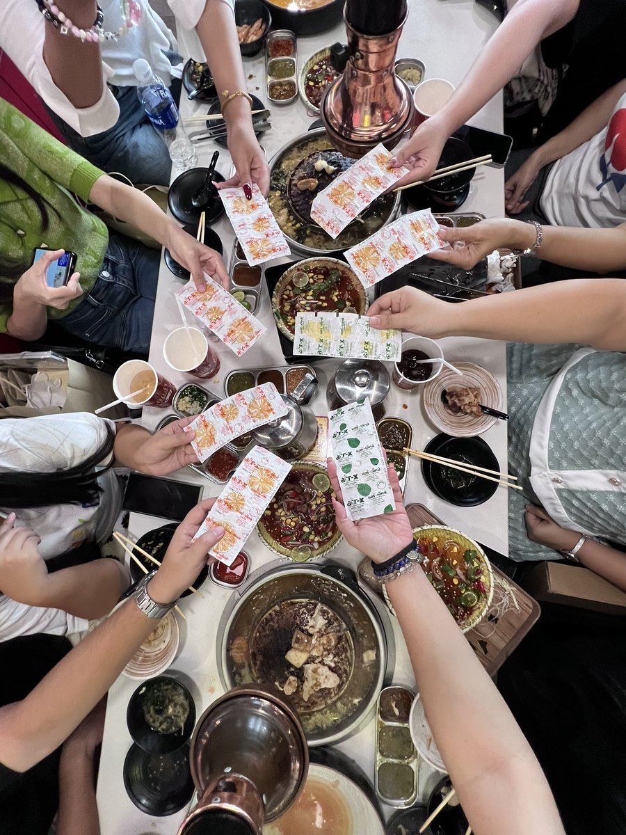 BeBeeluvIsBanky's tweet photo. กินหนักแค่ไหน ก็ โปร่ง โล่ง สบายท้อง เพราะ พวกเรามี AirX 😁😁 @airxofficial_ 

AIRX WITH MOSBANK

#AIRXinTheGardenxMB
ᐧ༚̮ᐧ #moslhong ✧ @mos_psl ♡
ꪔ̤̮ #ISBANKY ♡ @Bank_mondop ༊
♡̩͙  #MosBank ✧ #มอสแบงค์ ✿
ᙏ̤̫͚ #BEBEExMB ꔚ https://t.co/lkTlUZgF5f